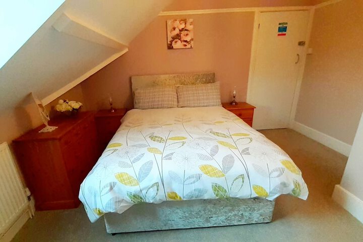 Room 5 of 125