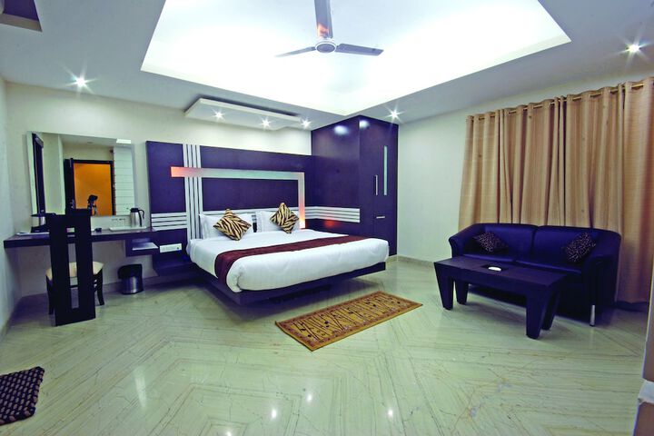 Room 8 of 25