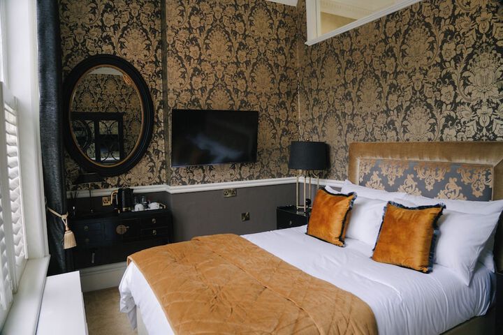 Room 8 of 36