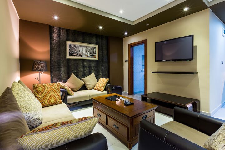 Room 14 of 32