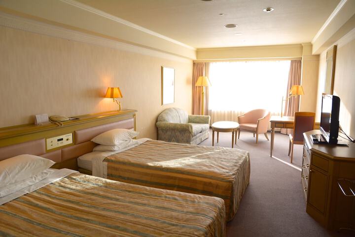 Room 6 of 55