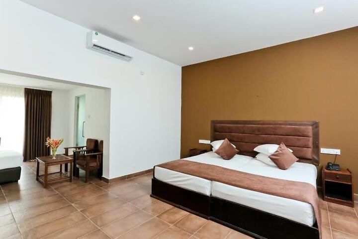 Room 2 of 43
