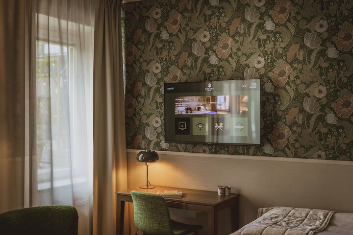 Room 51 of 132