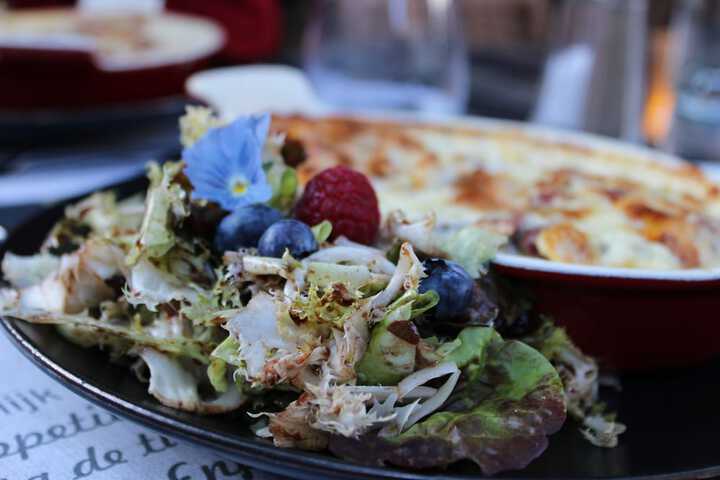 Dining 59 of 70