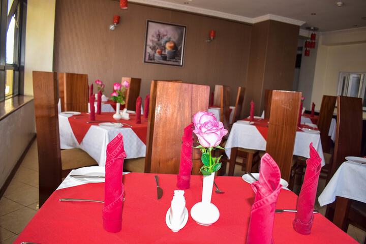 Dining 39 of 71