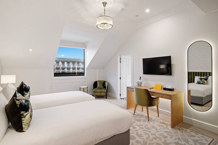 Room 21 of 68