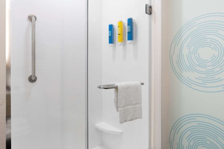 Bathroom shower