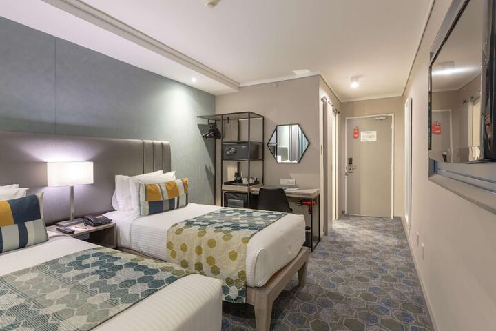 Room 16 of 43