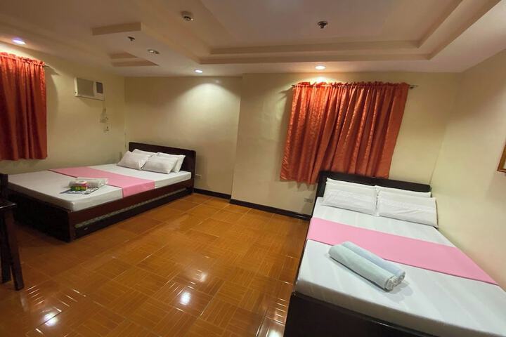 Room 18 of 28