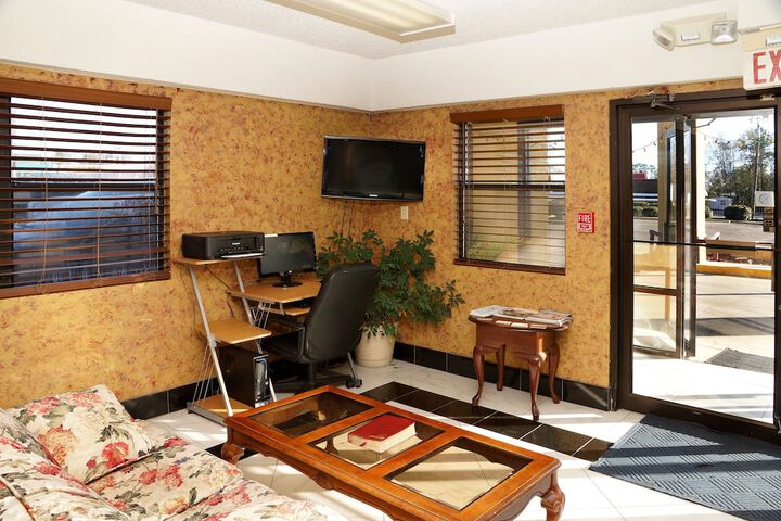 Hotel Interior 4 of 31