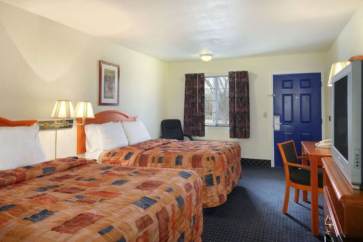 1 King Bed (9 of 12)