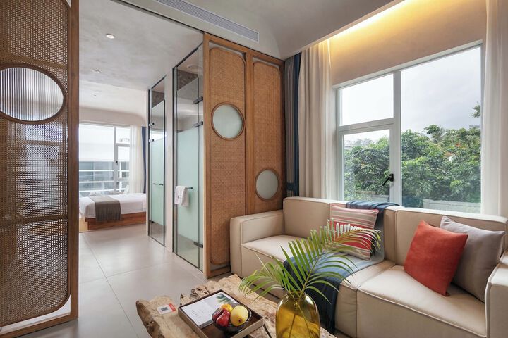 Room 10 of 62