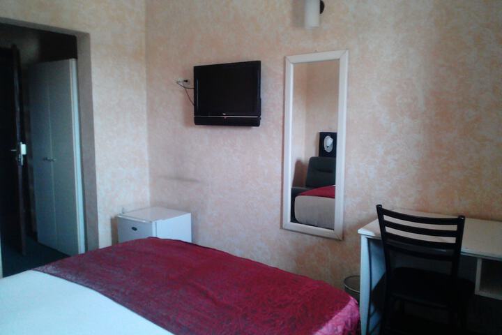 Room 5 of 31