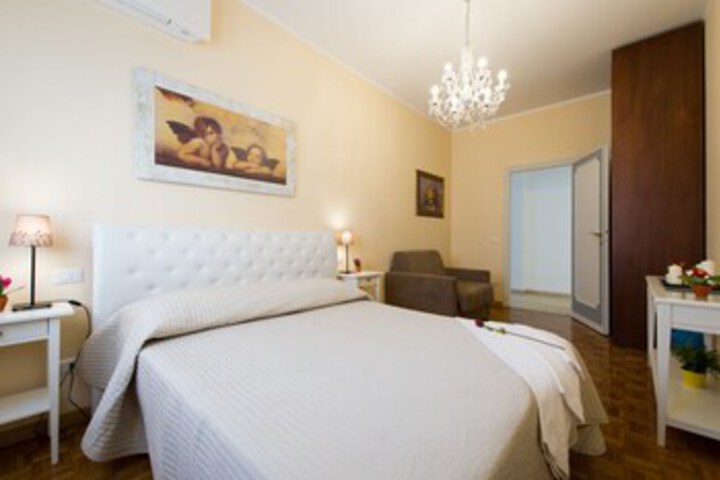 Room 104 of 157