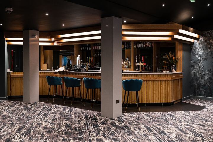 Lounge 222 of 295