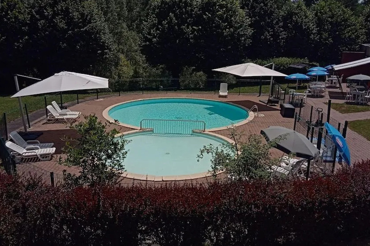 Pool 9 of 18
