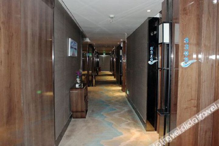 Hotel Interior 10 of 29