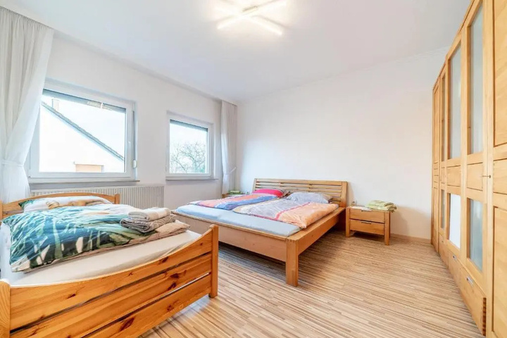 Room 4 of 17