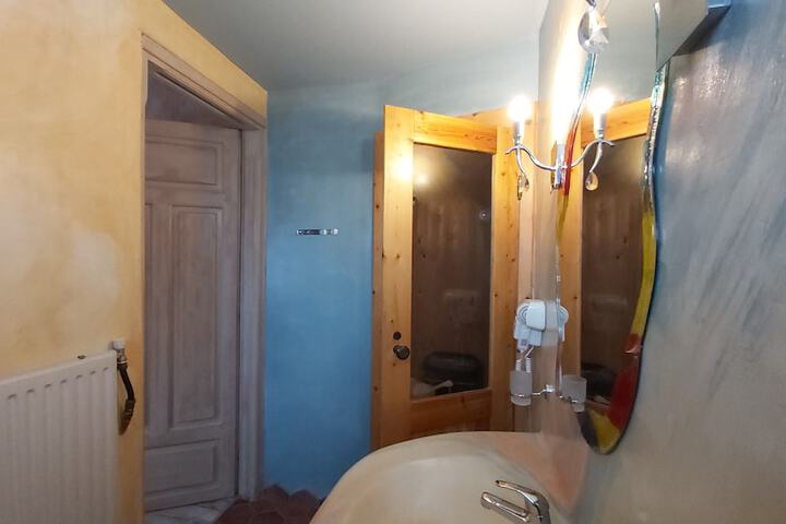 Room 187 of 446