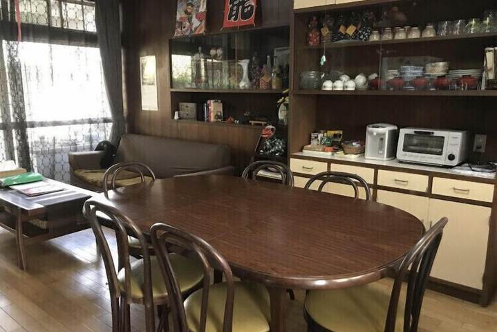Room 17 of 35