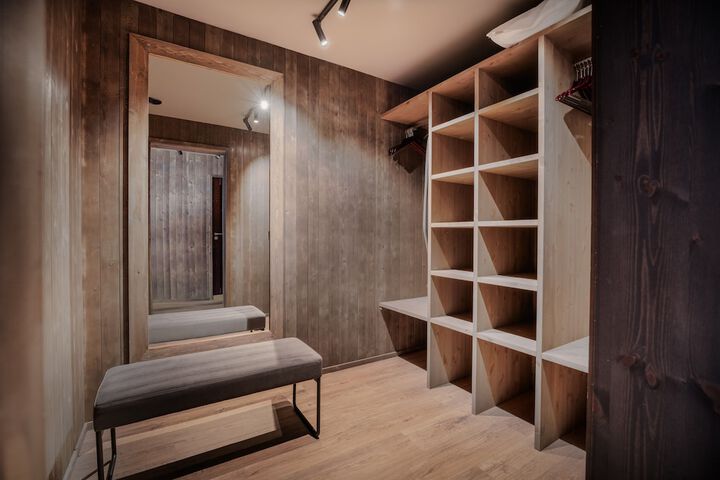 Room 12 of 84