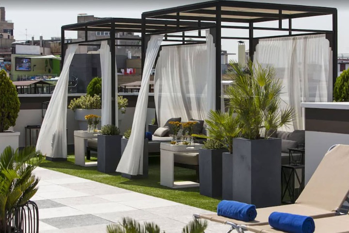 Pools & Facilities