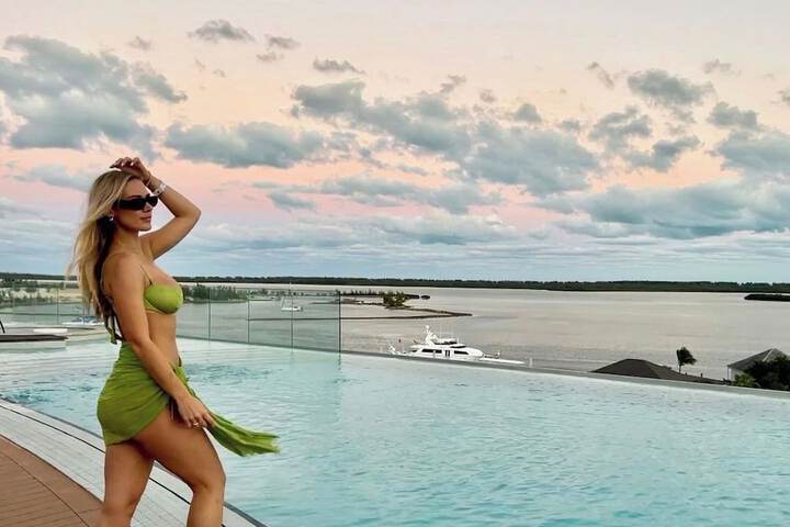 Pool Hotel