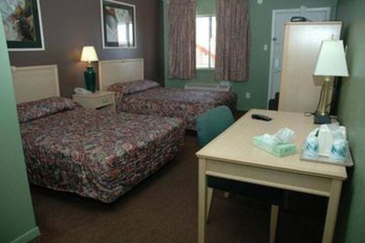 Bradford Inn & Suites
