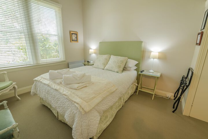 Room 6 of 38