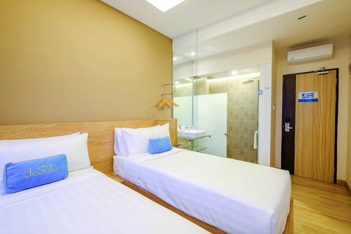 Room 9 of 23