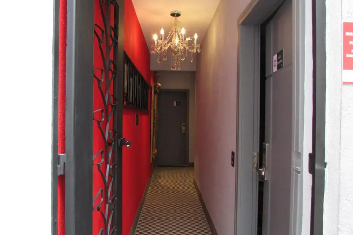 Room 13 of 17