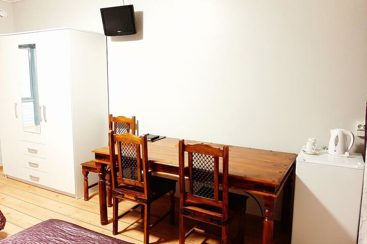 Room 27 of 37