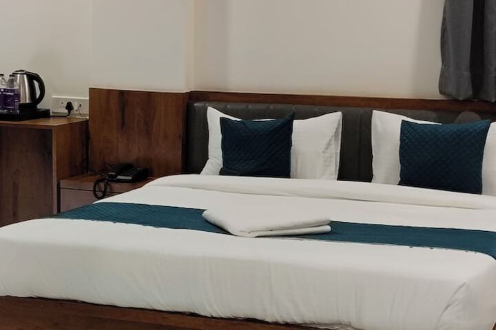 Room 13 of 26