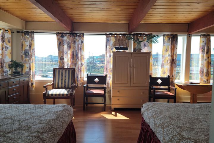 Room 10 of 120