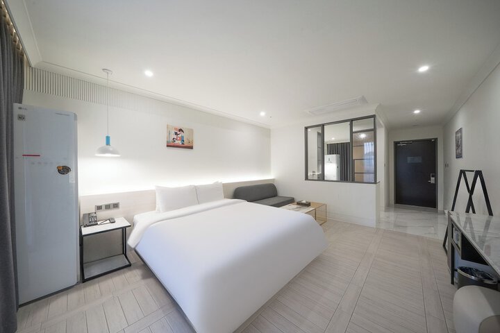 Room 41 of 83