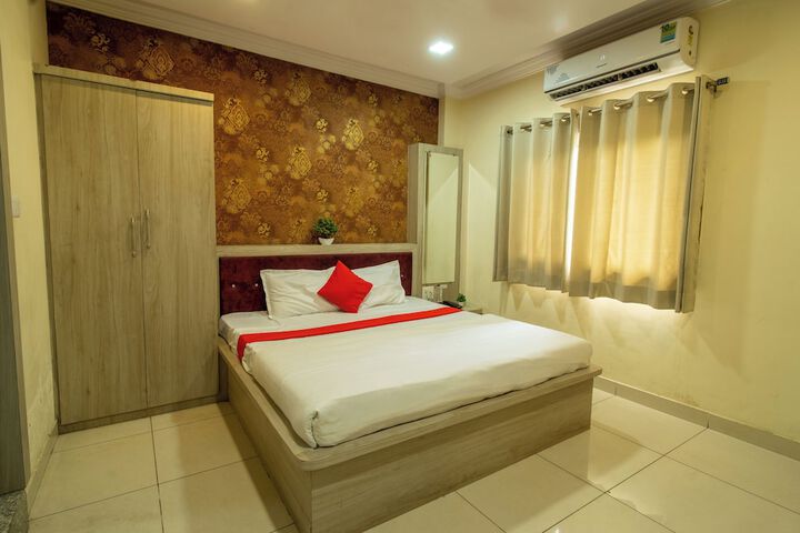 Room 12 of 37