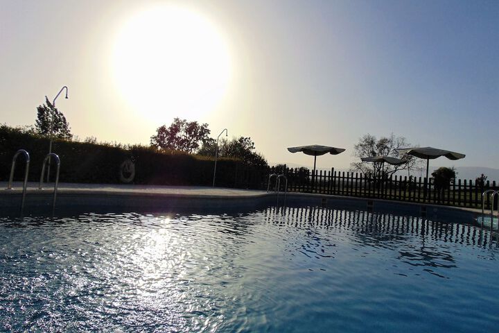 Pool 40 of 75