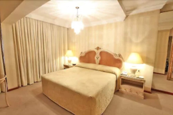 Room 18 of 29