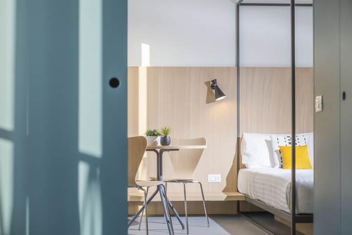 Room 10 of 33