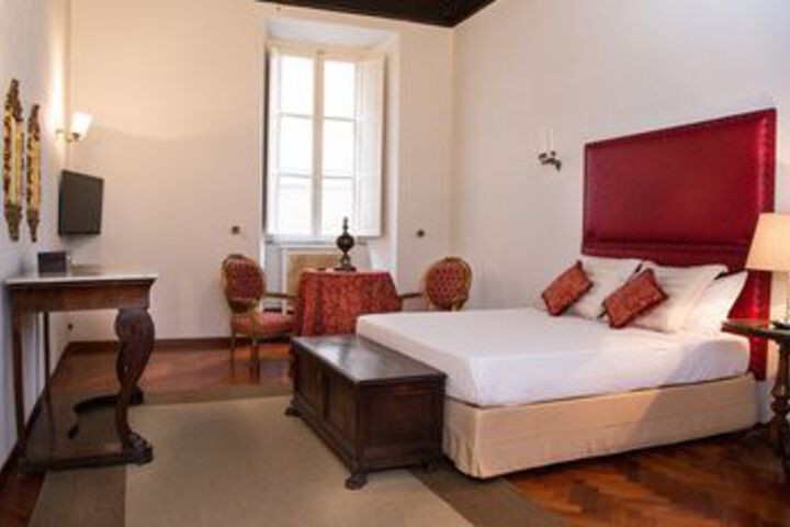 Room 52 of 196