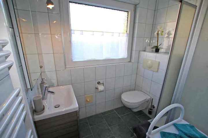 Room 6 of 15