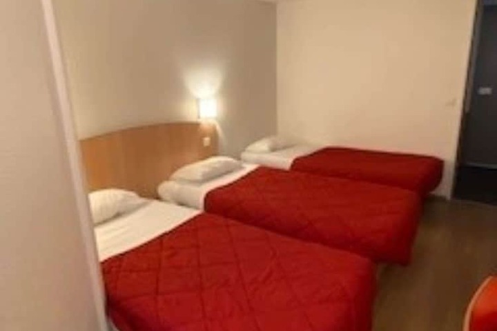 Room 9 of 23