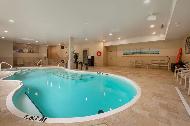 Hotel Pool