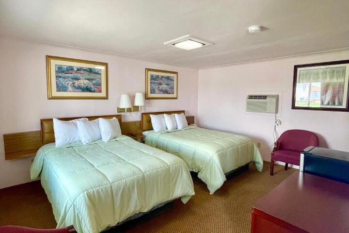 2 Double Beds (16 of 16)