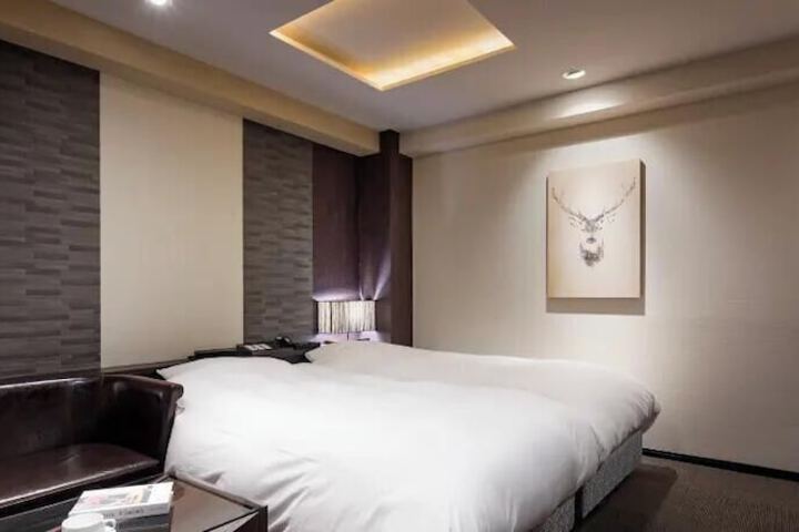 Room 12 of 48