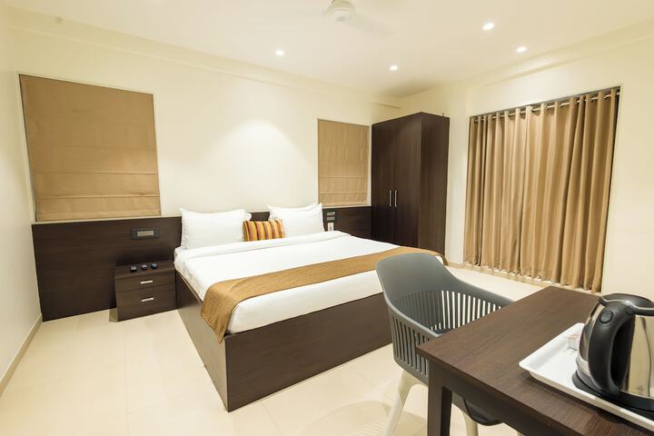 Room 2 of 7