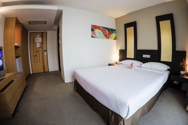 Room 7 of 101