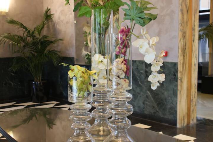 Entrance & Lobby