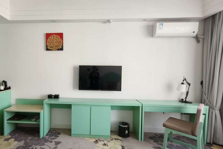 Room 34 of 60