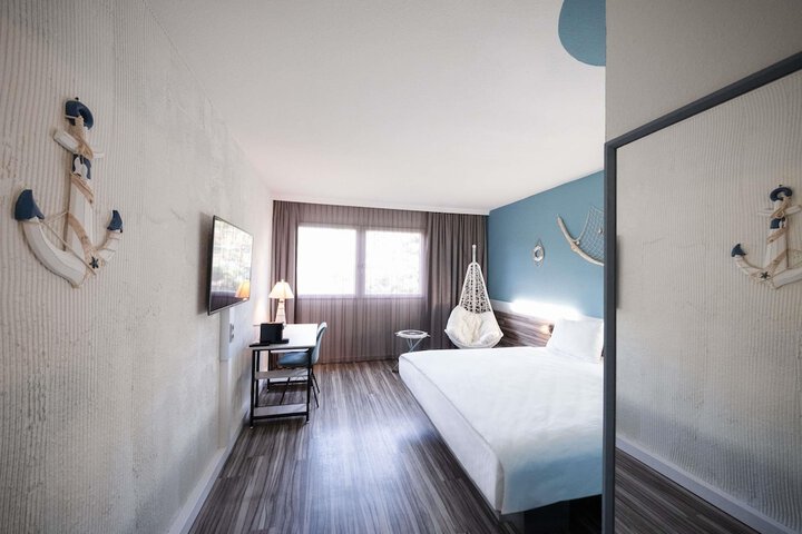 Room 45 of 189